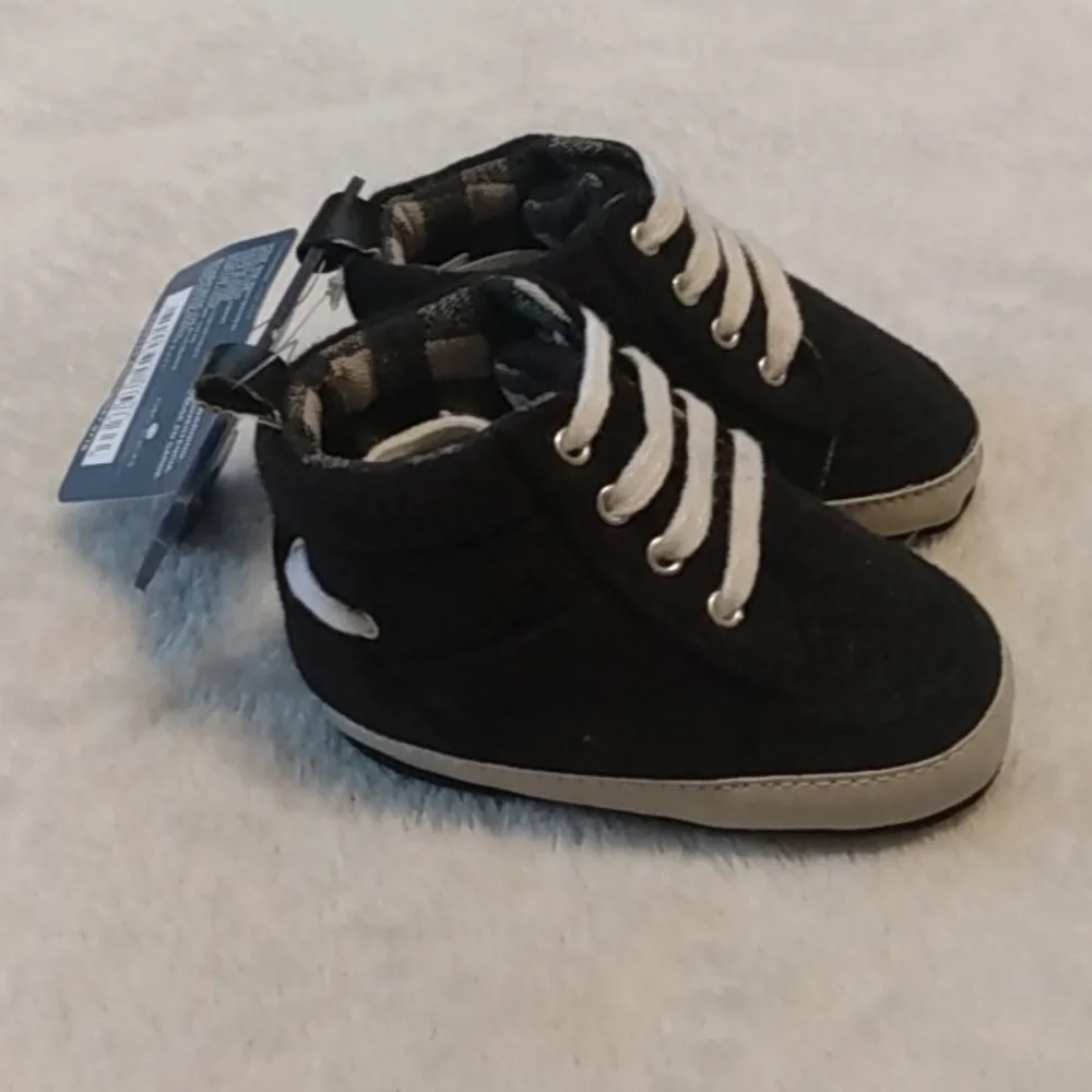 NWT Fila Black & White Crib Shoes 6-9 Months